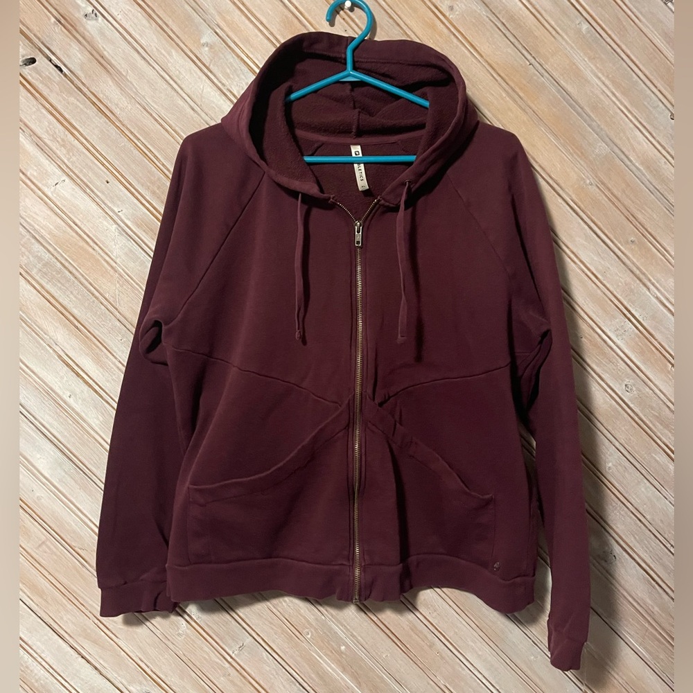 Fabletics burgundy full zipper big pocket hoodie sweater purple athletic top